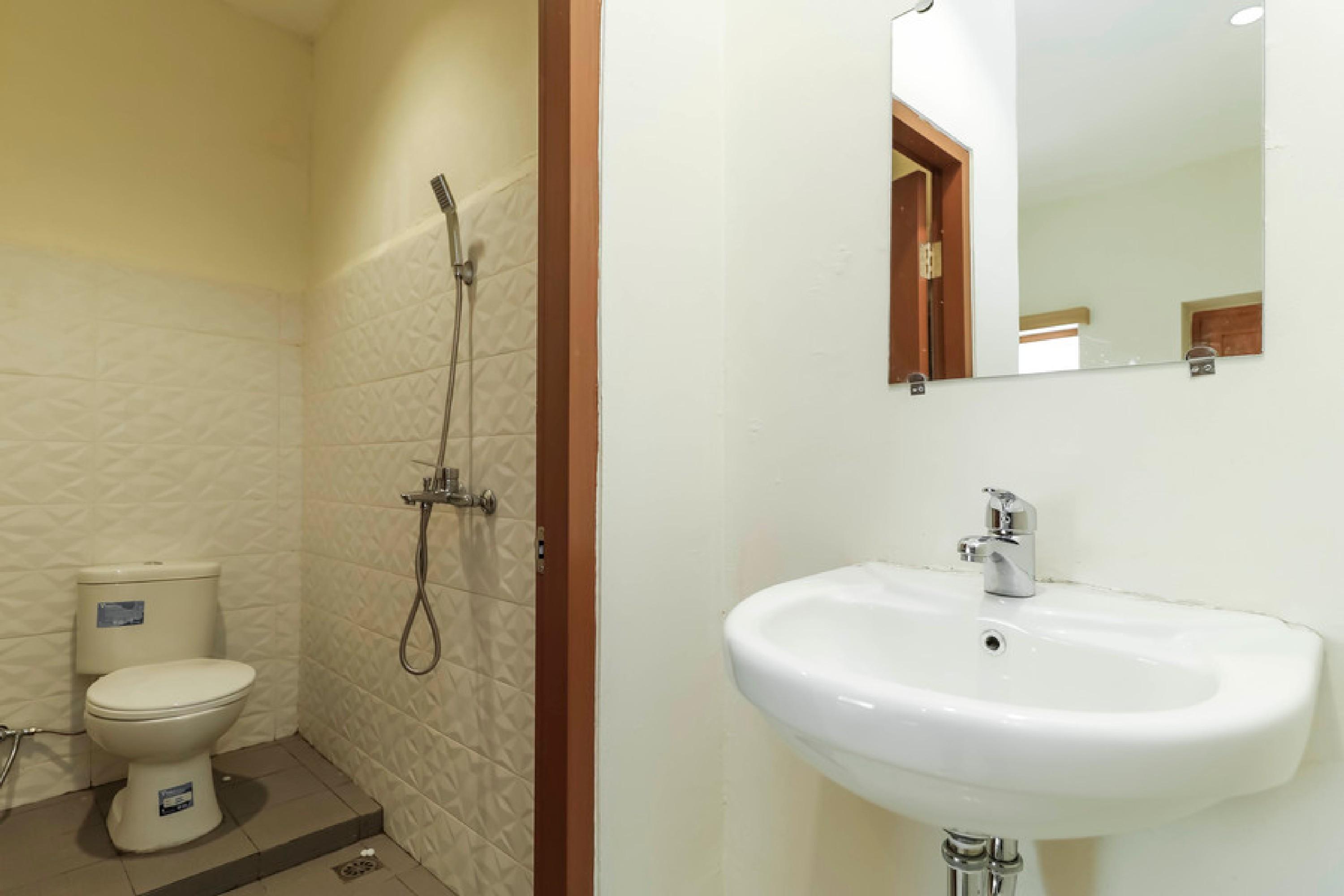 เรดดอร์ซ พลัส แอท สลาเมต ริยาดี Hotel Surakarta  ภายนอก รูปภาพ